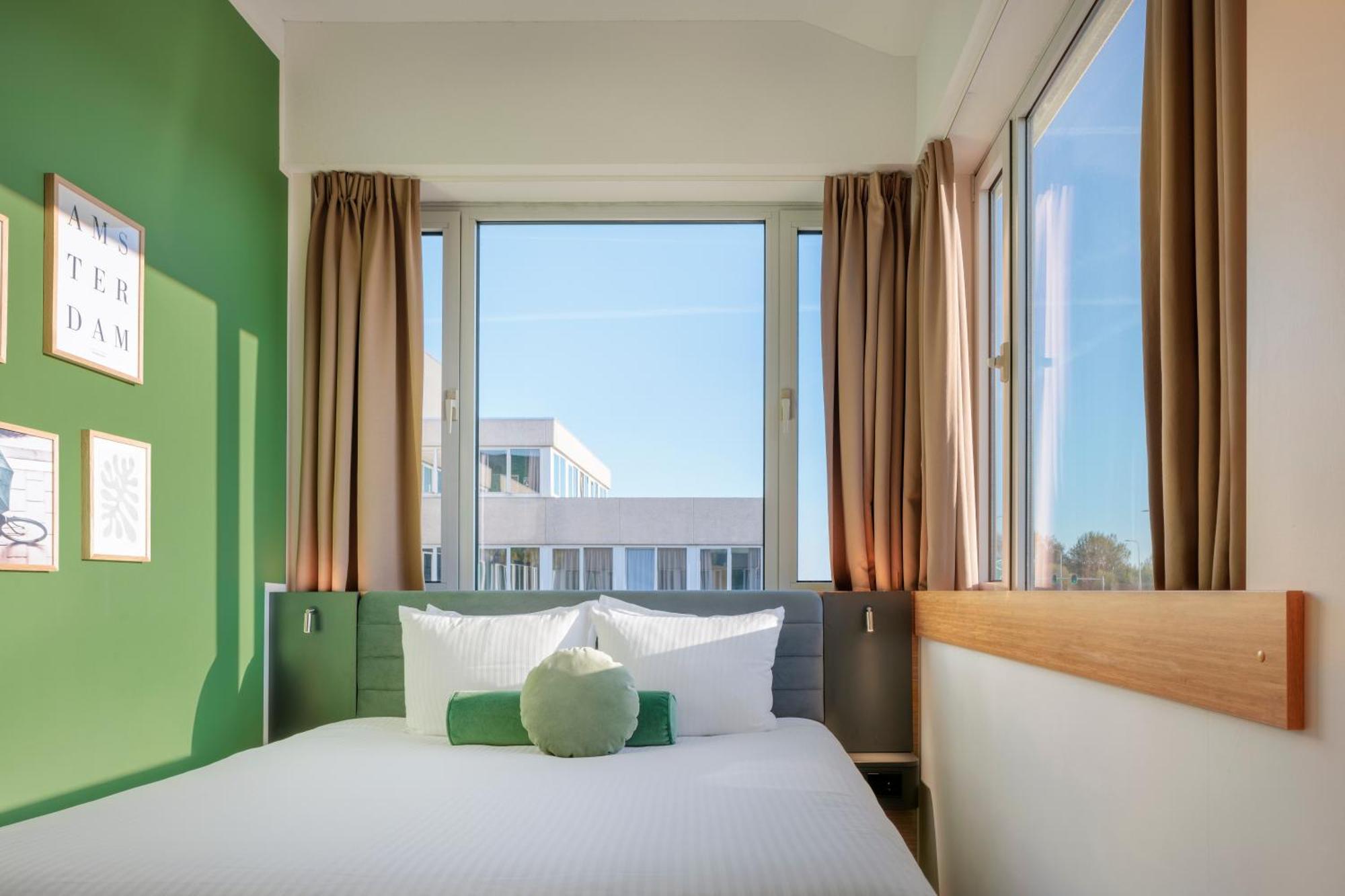 Maxhotel Amsterdam Airport Schiphol - Recently Renovated Хоофдорп Екстериор снимка