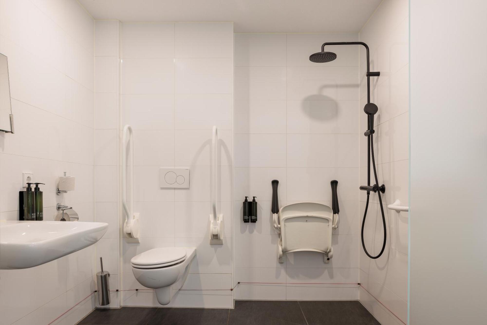 Maxhotel Amsterdam Airport Schiphol - Recently Renovated Хоофдорп Стая снимка